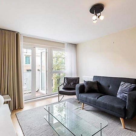 Sunny Belgravia Apartment With A Balcony London Exterior photo