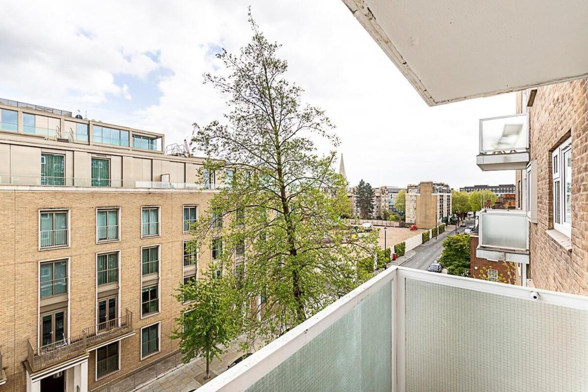 Sunny Belgravia Apartment With A Balcony London Exterior photo